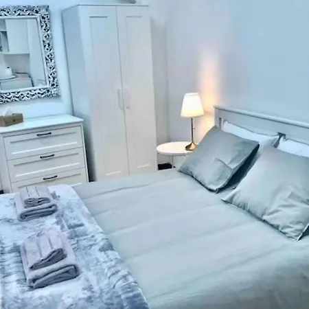 Unique Phaneromenis 41 - Down Town Gasthof