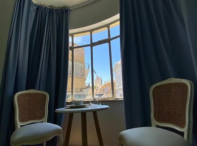 بيت ضيافة Unique Phaneromenis 41 - Down Town 3*